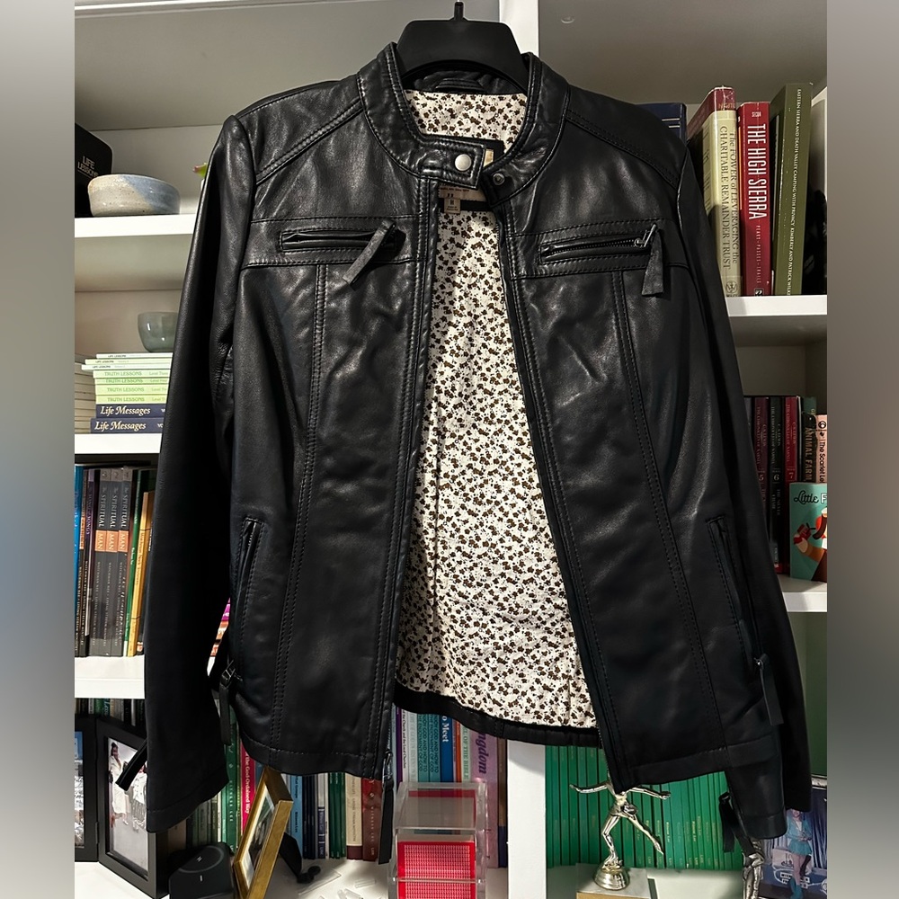 Beautiful Vintage Style Black 100% Leather Jacket Sz M